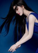 一边亲一边下面摸